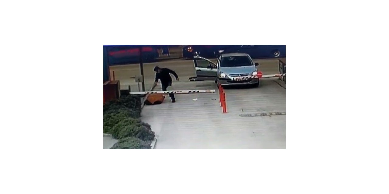 Böyle dehşet saçmıştı...Eski eşi ve arkadaşını öldüren polise 2 kez müebbet