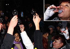 Solcu yazardan içki eylemine tepki