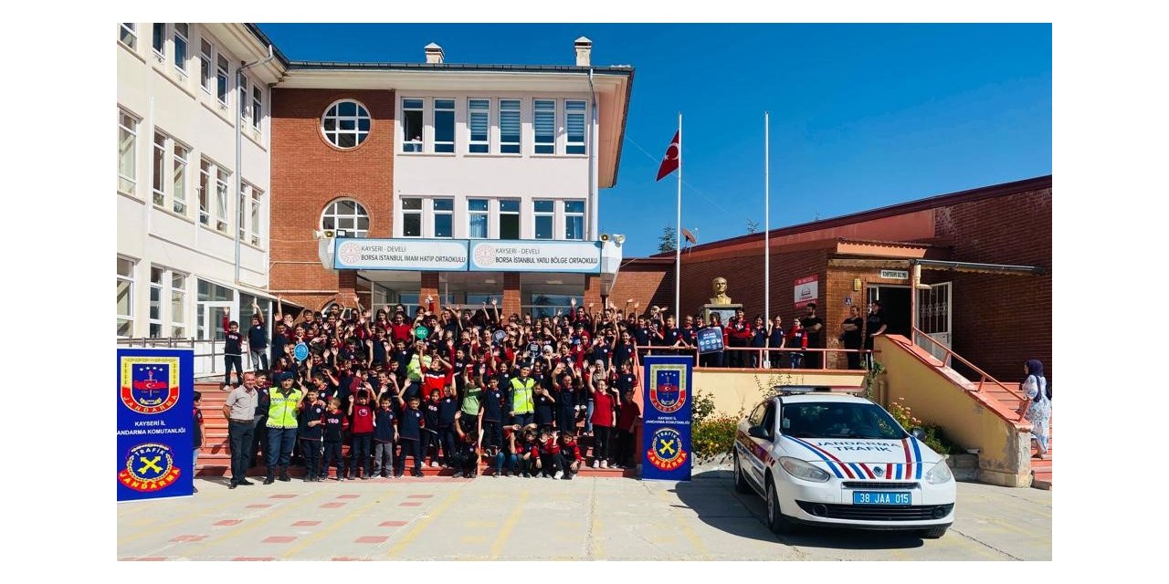 Jandarmadan öğrencilere trafik eğitimi