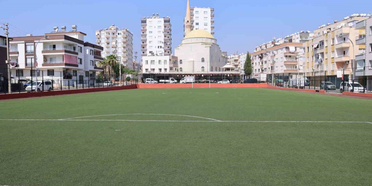 Toroslar’daki spor tesisleri yenileniyor