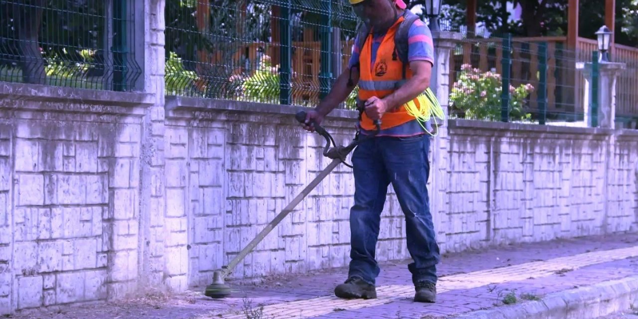 Atakum’un park ve bahçelerinde yoğun mesai