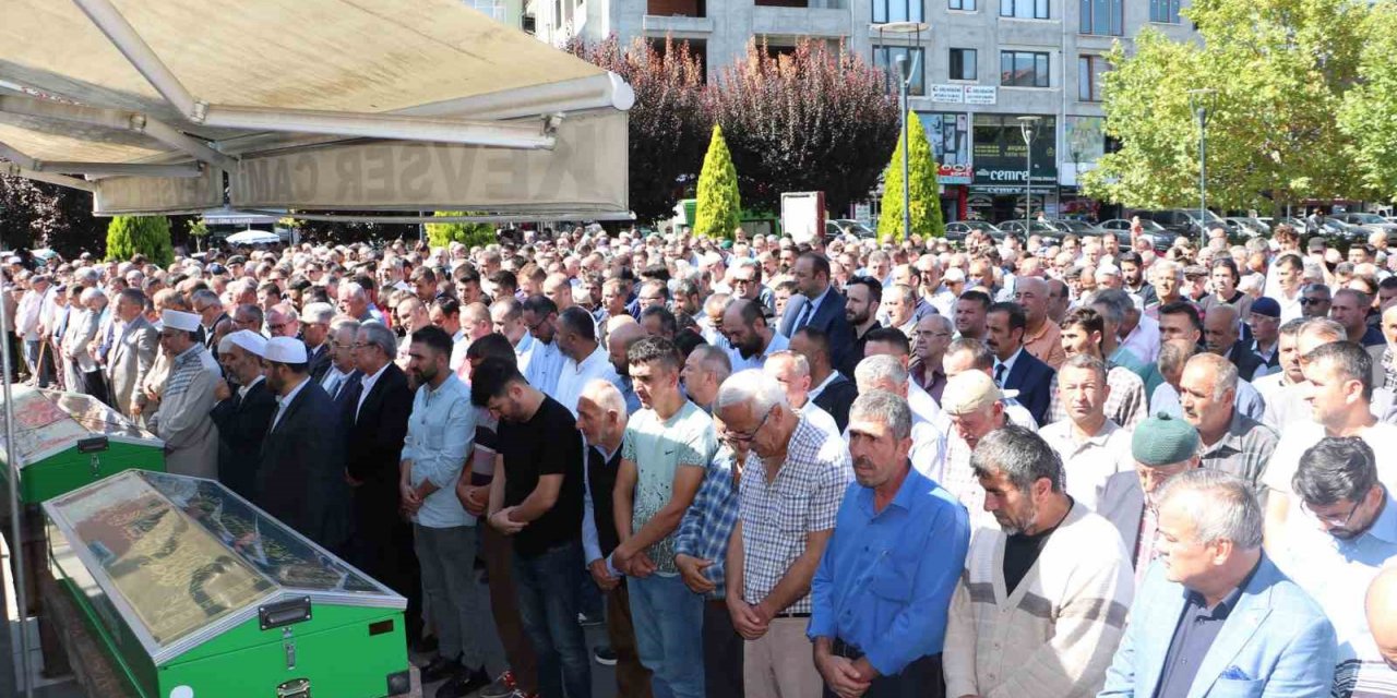 Havza Belediye Başkanı Özdemir’in kardeş acısı