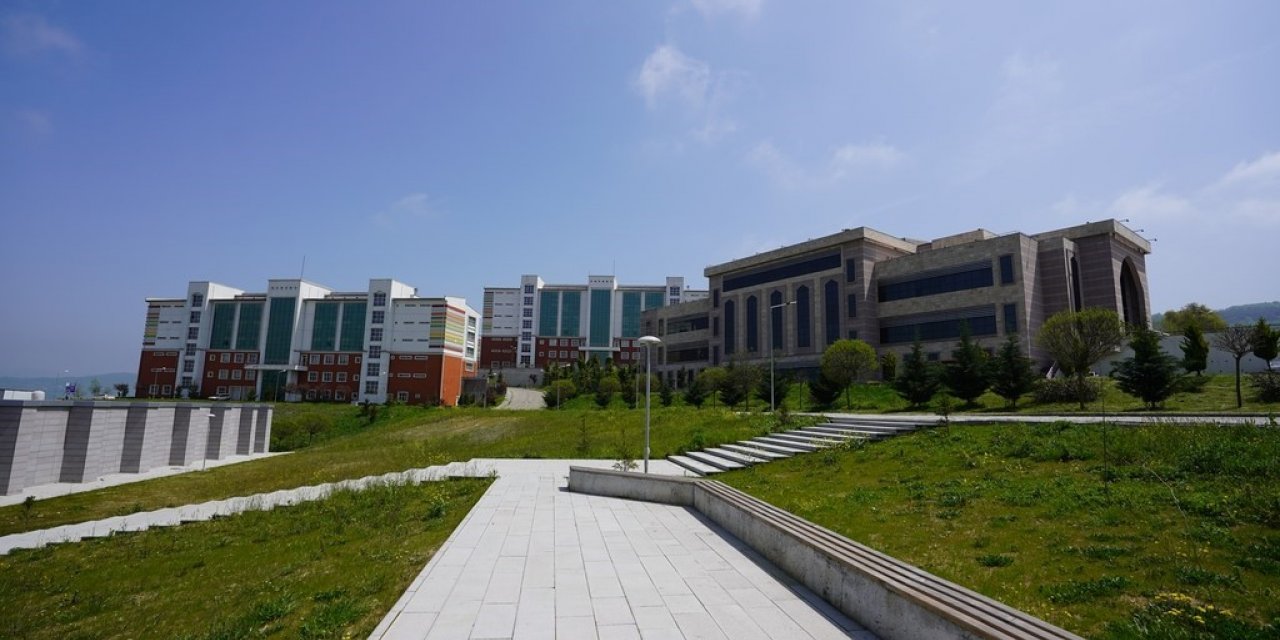 BARÜ 15’inci yılında dünyanın en iyileri arasında yer aldı