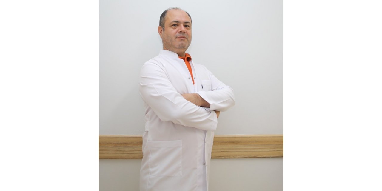 Opr. Dr. Abdurrahman Özdemir: "Bel ağrısını ciddiye alın"