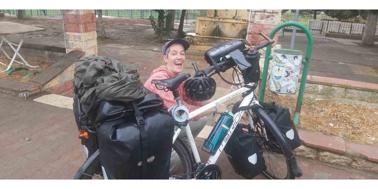 Hollandalı hemşire bisikletiyle dünya turunda