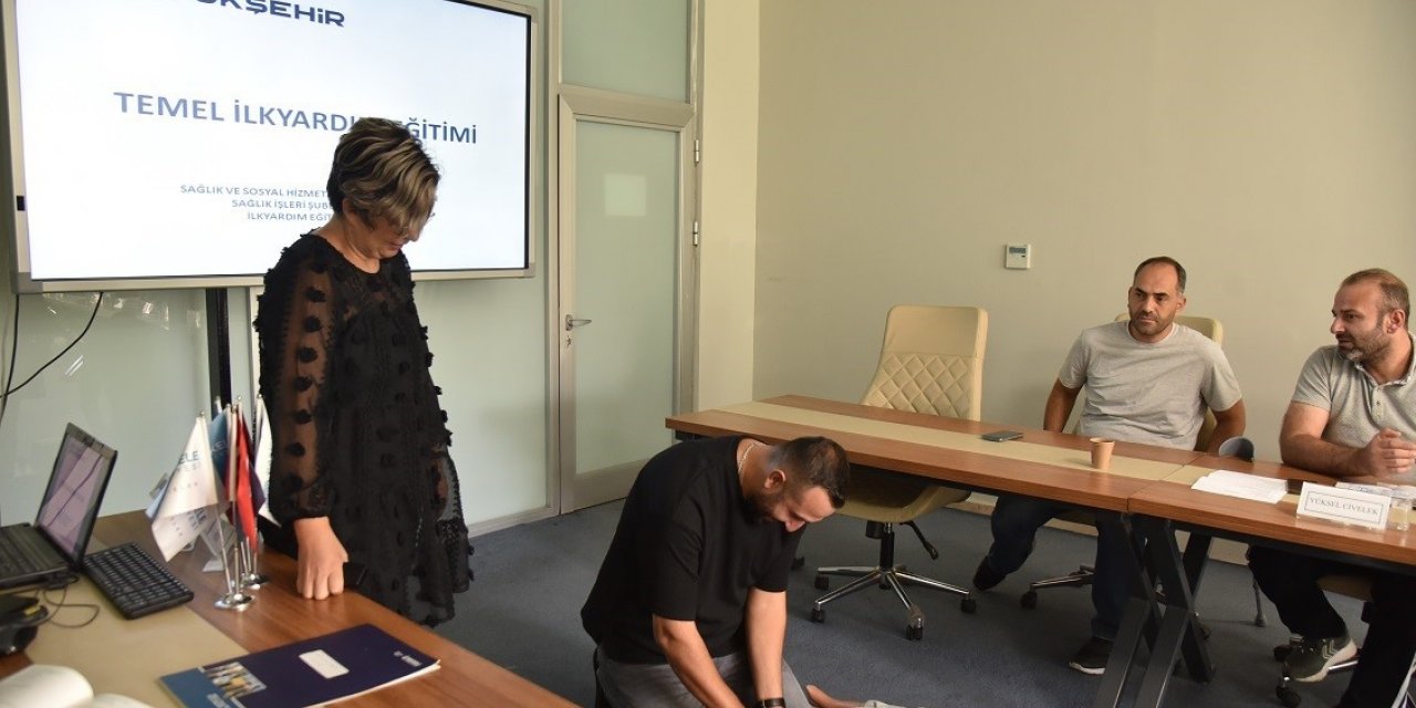 Arama kurtarma ekiplerine ilk yardım eğitimi