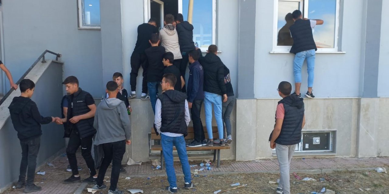 Öğrencilerin kantin çilesine bir garip çözüm yöntemi