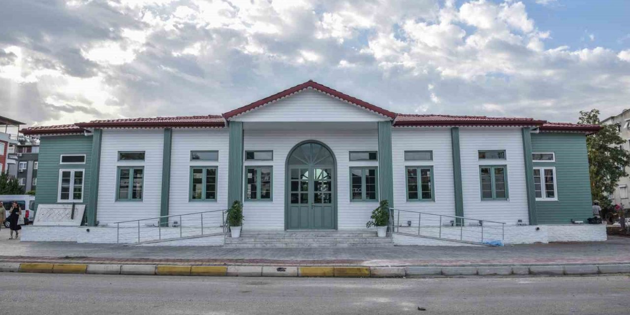 Cahit Zarifoğlu Kütüphanesi kapılarını açıyor