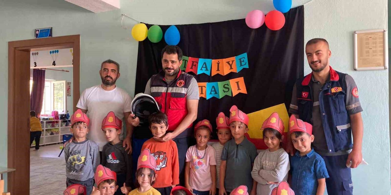 Anaokul öğrencilerine itfaiye birimi tanıtıldı
