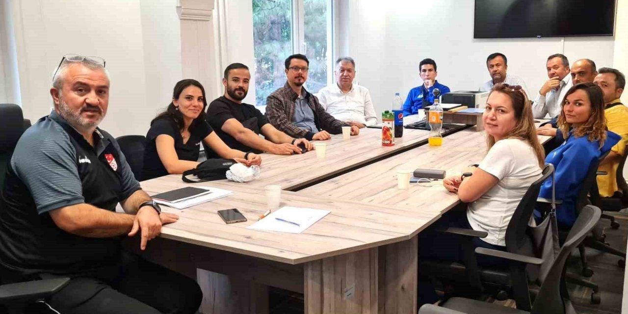 Kütahya’da oryantiring hakem ve vize semineri