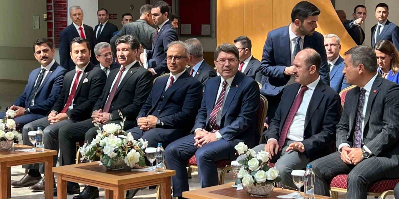 Bakan Tunç infaz koruma memurlarının yemin törenine katıldı