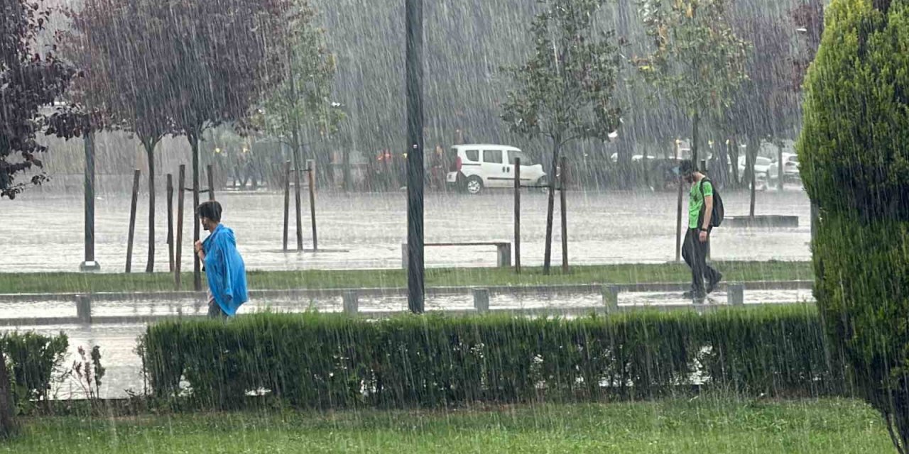 Meteorolojiden sağanak yağış uyarısı