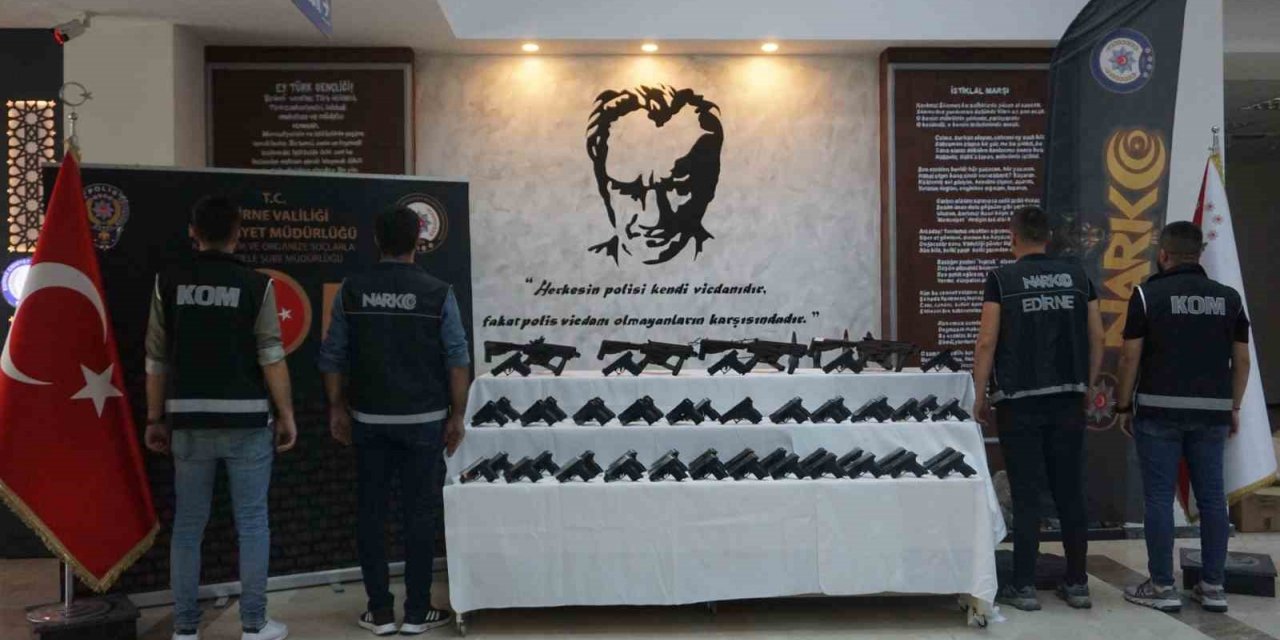 Edirne emniyetinden silah kaçakçılarına operasyon: Tır sürücüsü gözaltına alındı