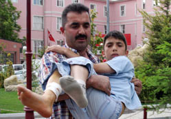 Atılan silah 2 çocuğu yaraladı