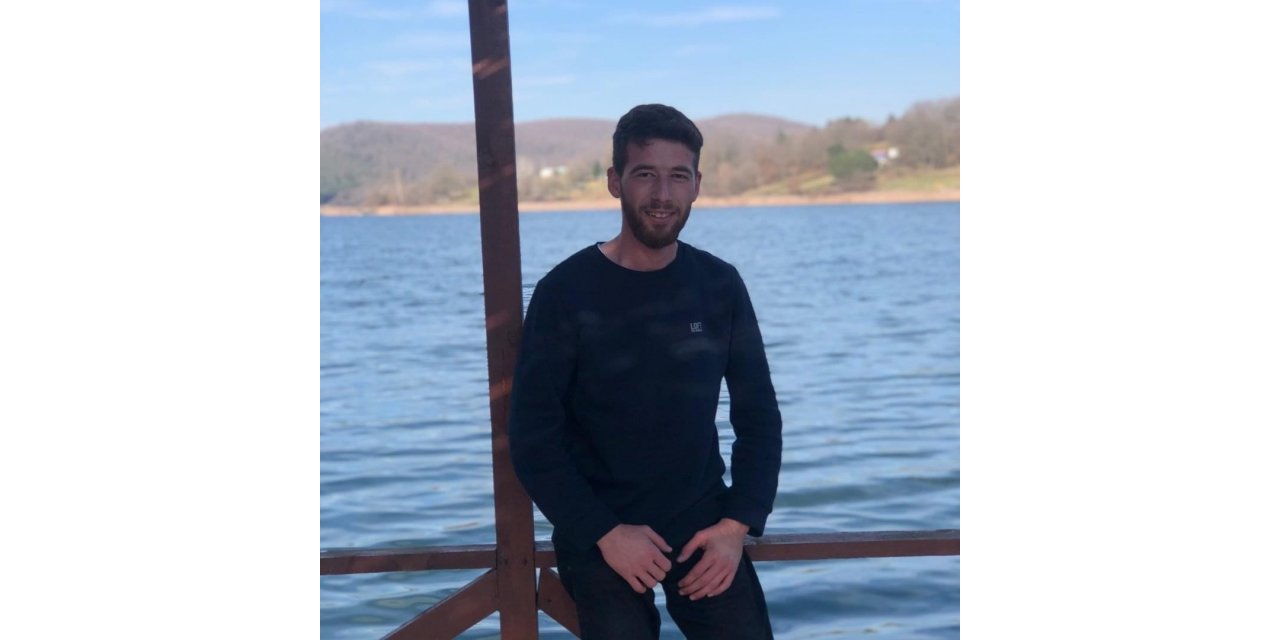 Otomobille ağaça çarpan genç 27 gün sonra hayatını kaybetti