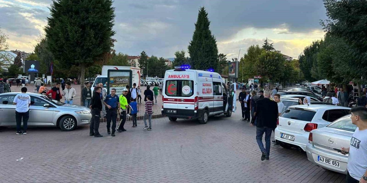 Elektrikli bisiklet yayaya çarptı: 2 yaralı