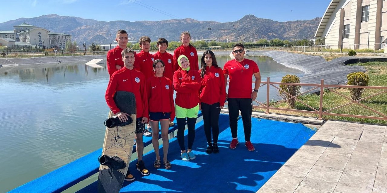 Denizi olmayan Kayseri’den Su Kayağı Milli Takımı’na 8 sporcu