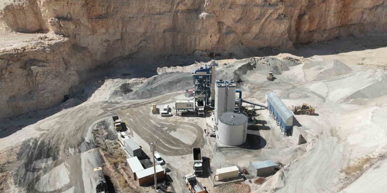 Mardin’de asfalt plenti 150 bin ton sıcak asfalt üretti