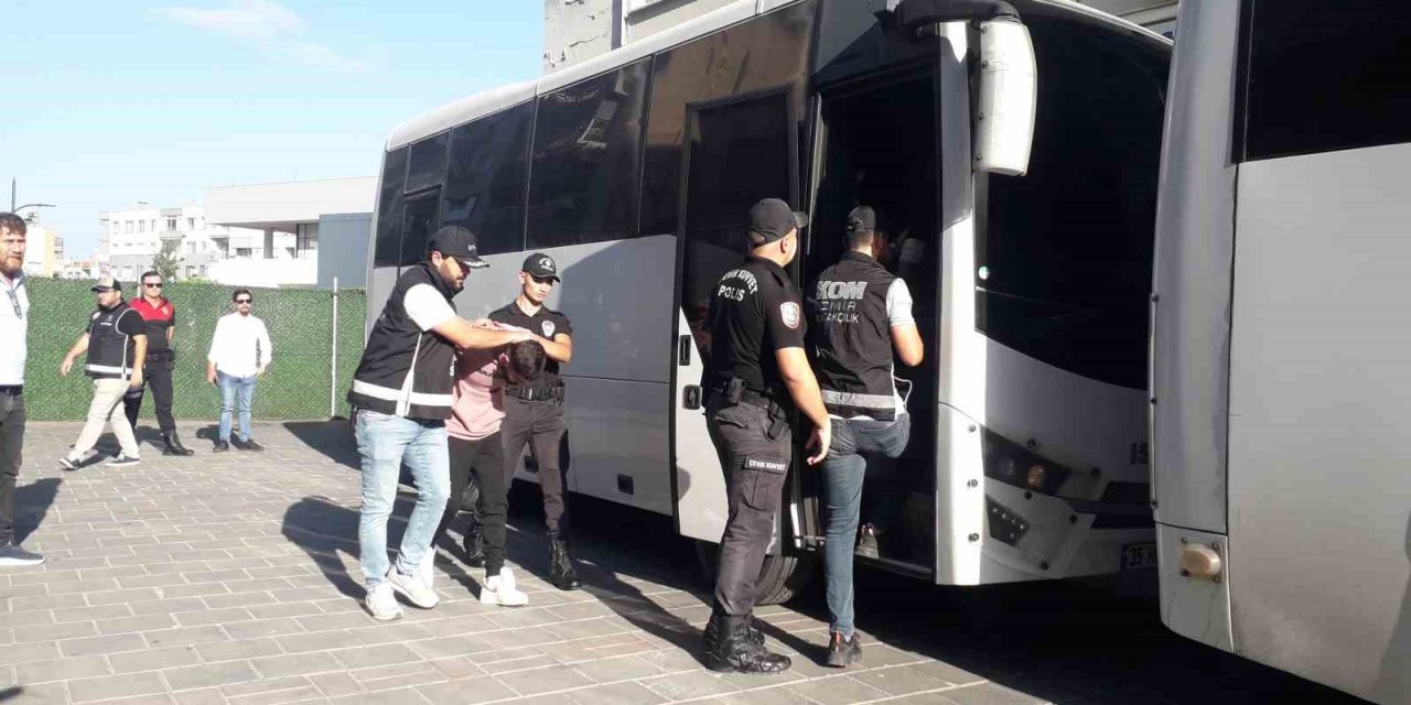 İzmir’de adliye önündeki çatışmayla ilgili 17 tutuklama