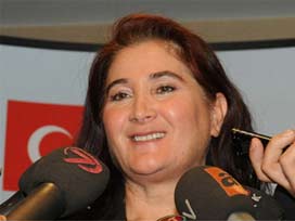 Sabahat Akkiraz resmen CHP'ye katıldı