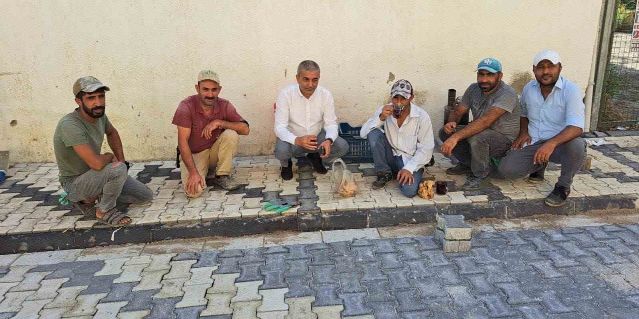 Başkan Kaplan, işçilerle birlikte kahvaltı yaptı