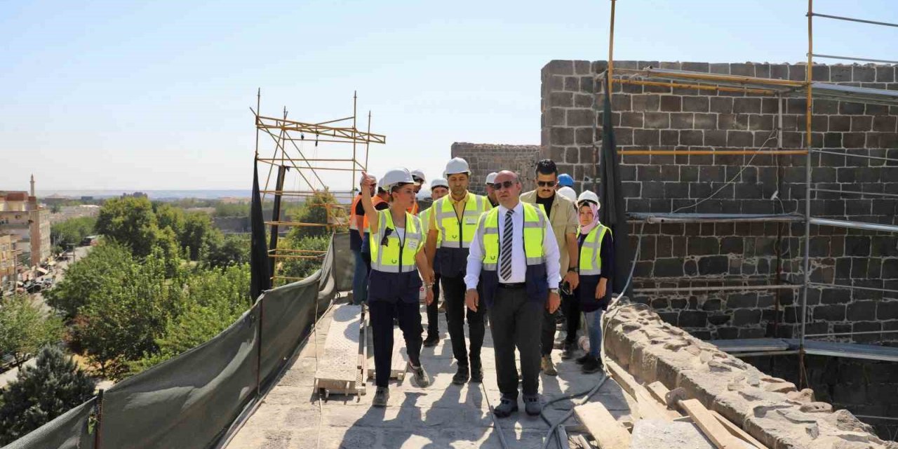 Genel Sekreter Çiftçi, Urfa Kapı’daki restorasyon çalışmalarını inceledi