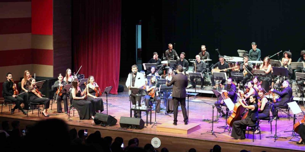 Büyük usta Neşet Ertaş Muğla’da türküleri ile anıldı