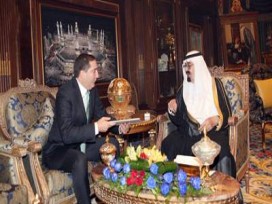 Ürdün Kralı, hükümeti görevden aldı