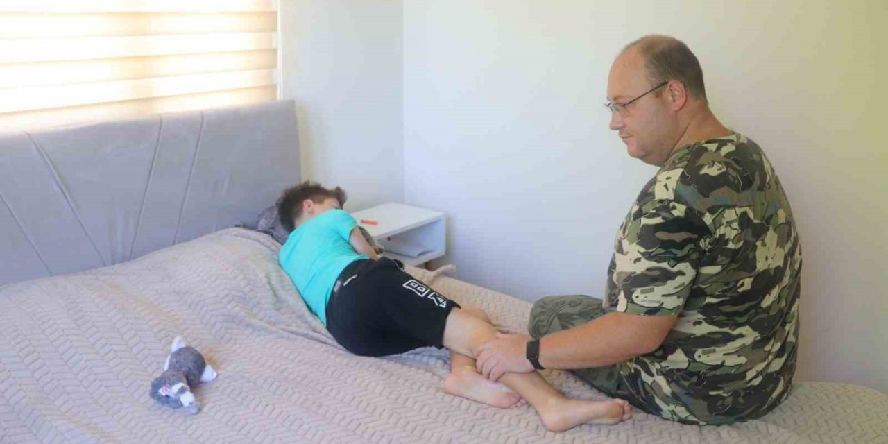 Savaştan kaçtı, maganda kurşunuyla yaralandı