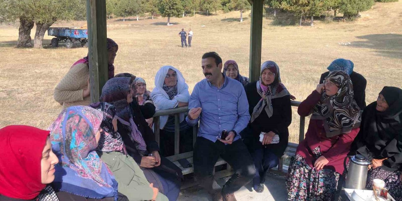 Altıntaş’ta halk günü toplantısı