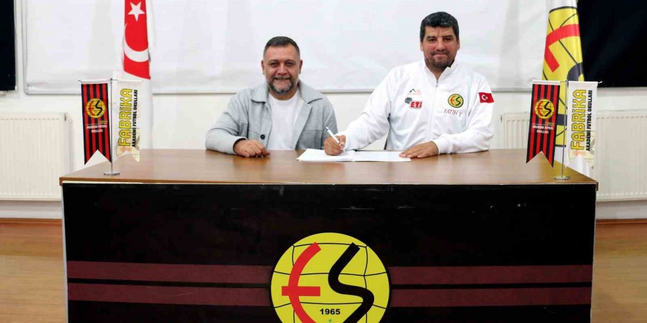 Eskişehirspor Fabrika Futbol Gelişim Akademisi’ne yeni antrenör