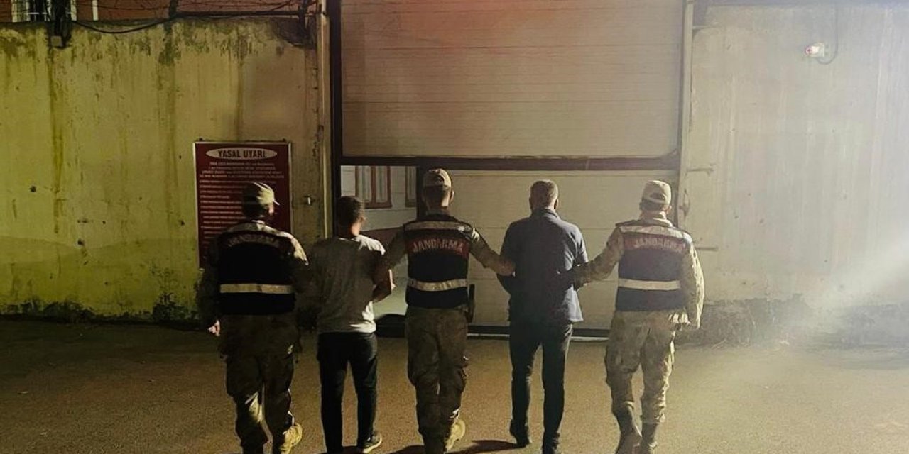 Göçmen kaçaklığı yaptığı belirlenen 4 şahıs tutuklandı