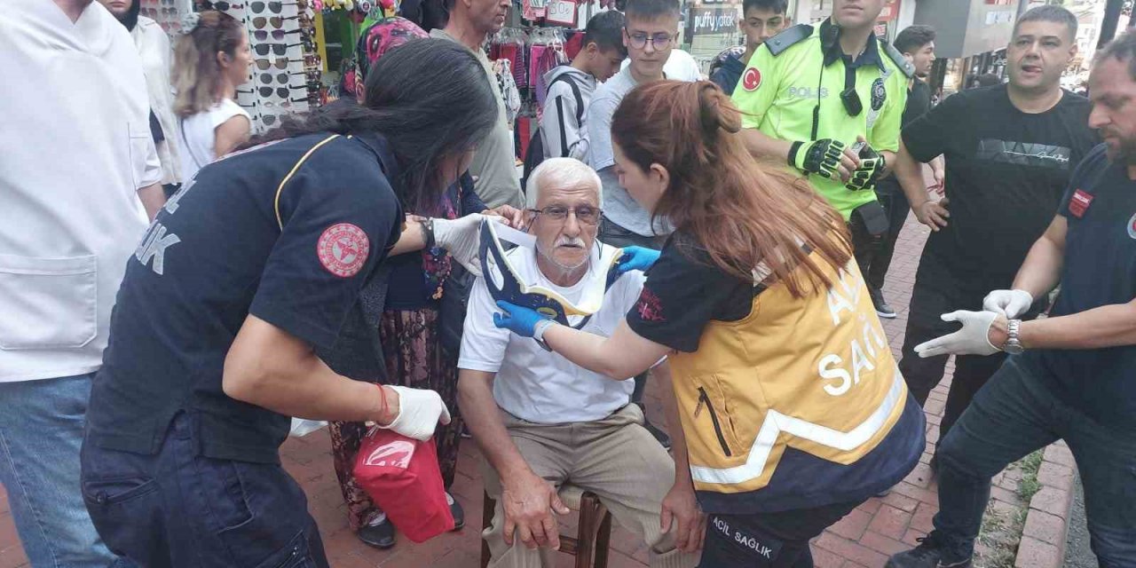 Araç karşıya geçen yaşlı adama çarptı