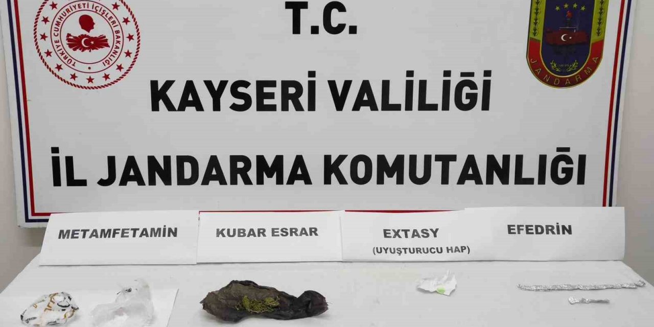 Aracın Şoför Koltuğundan Uyuşturucu Çıktı