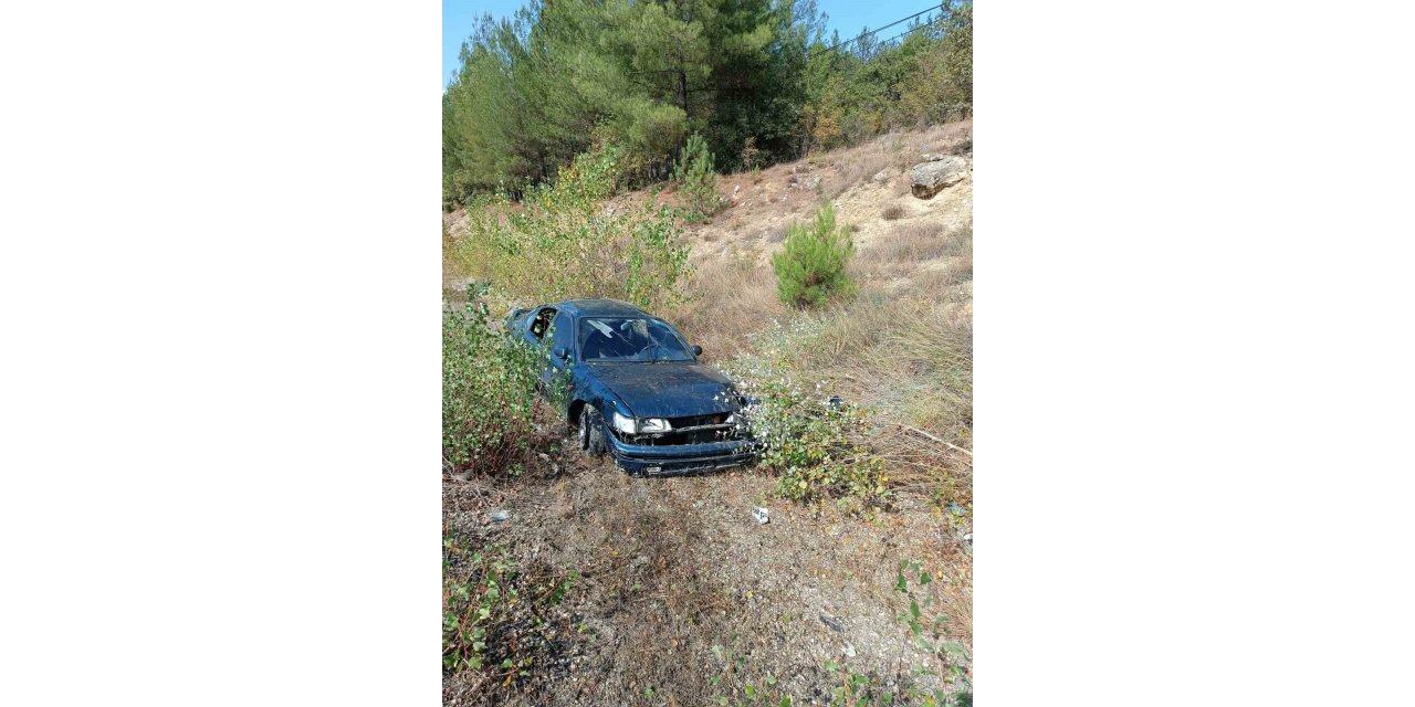 Yoldan çıkan otomobil şarampole uçtu: 3 yaralı