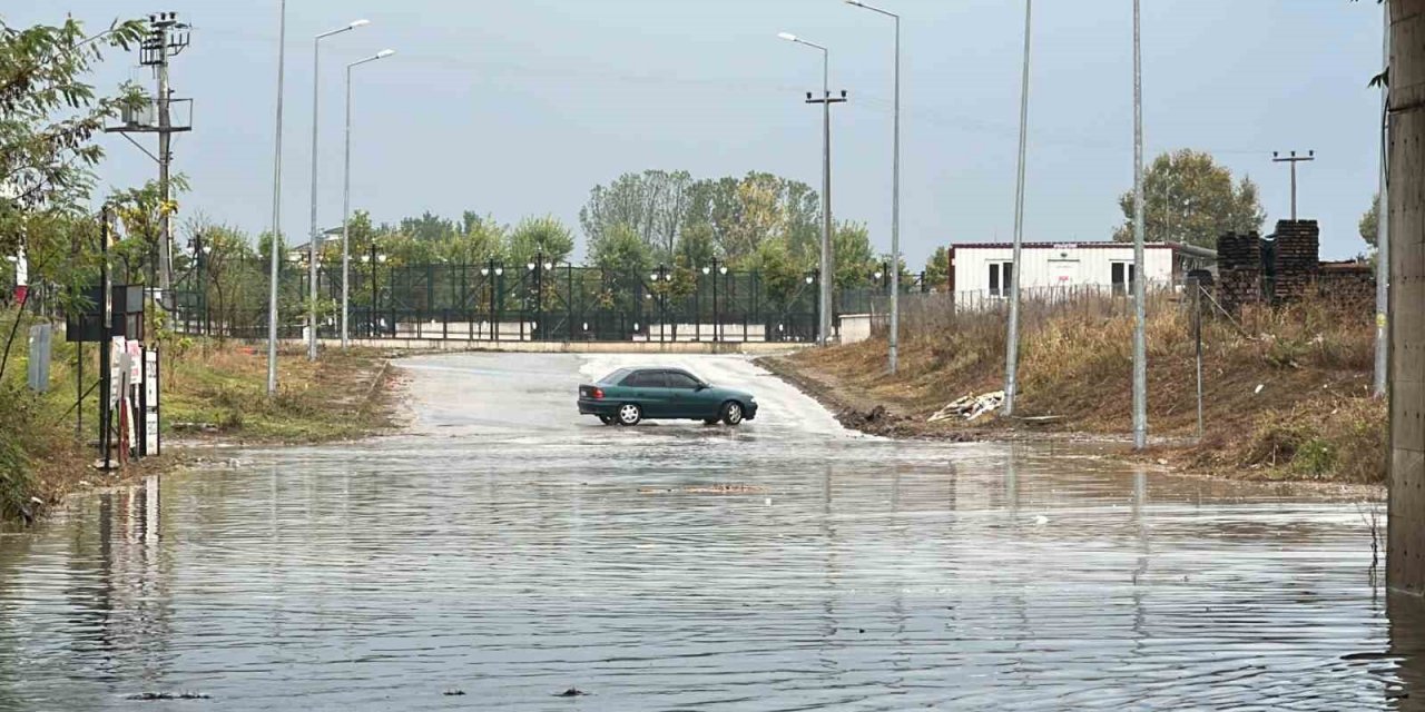 Düzce’de 5 dakikada sokaklar göle döndü