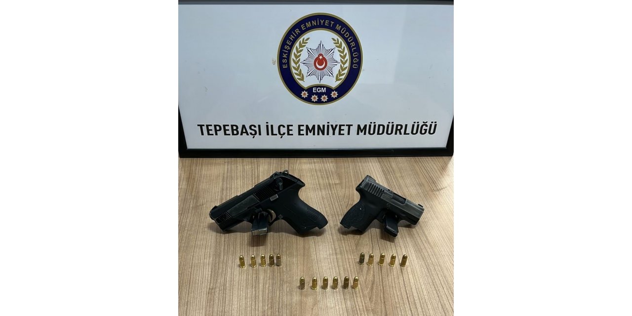 Şüpheli şahıslardan silah ve mermi ele geçirildi