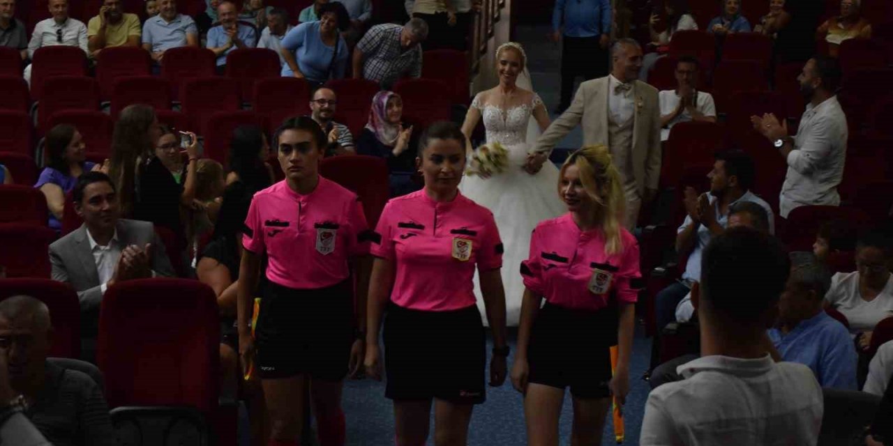 Böyle olur hakemlerin nikahı