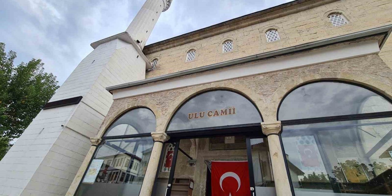 Ecdat yadigarı camiler hem yıllara meydan okuyor hem de turist ağırlıyor