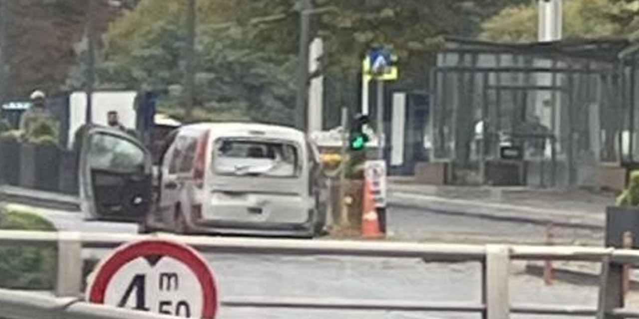 Teröristler bombalı saldırı girişimi öncesi kullandıkları araçla kameralara yansıdı