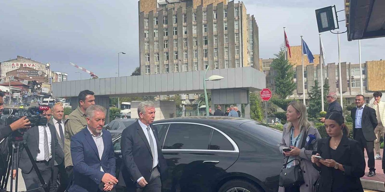 Bakan Yerlikaya ve MİT Başkanı Kalın’dan saldırı girişiminde yaralanan polislere ziyaret