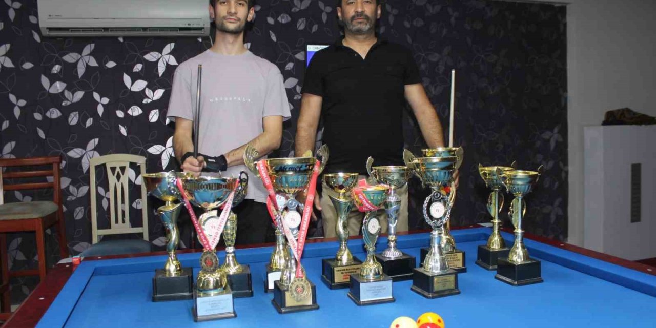 Bilardoda tek rakibi babası