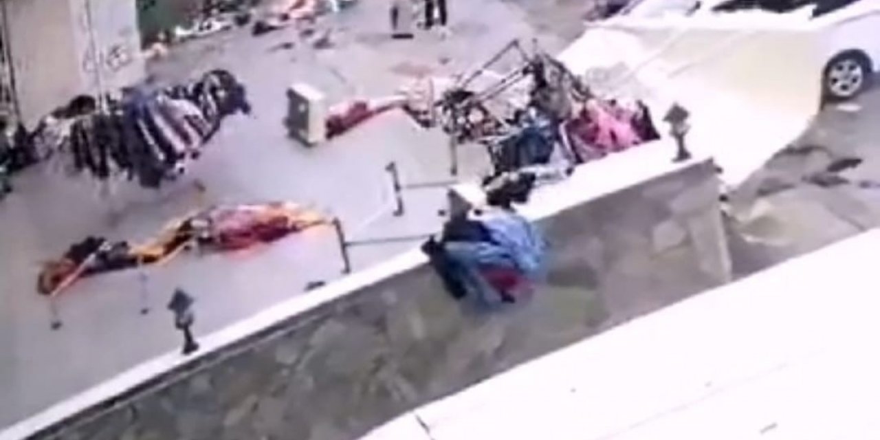 Alanya’da hortum, butik dükkanının önünü savaş alanına çevirdi