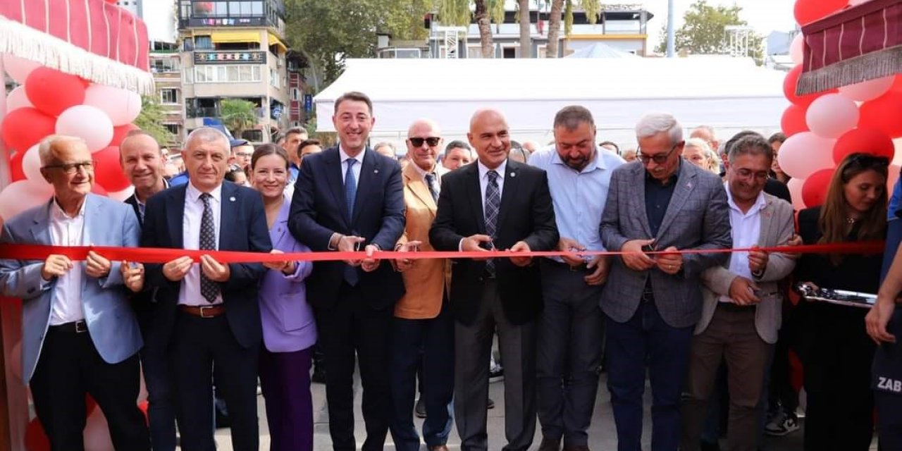 Bandırma’da kitap günleri başladı