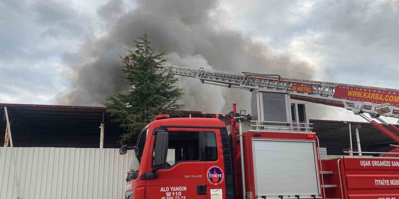 Uşak’ta tekstil fabrikasında yangın