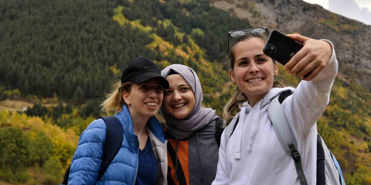 Sonbaharın büyüleyici renkleri Gümüşhane’yi sardı