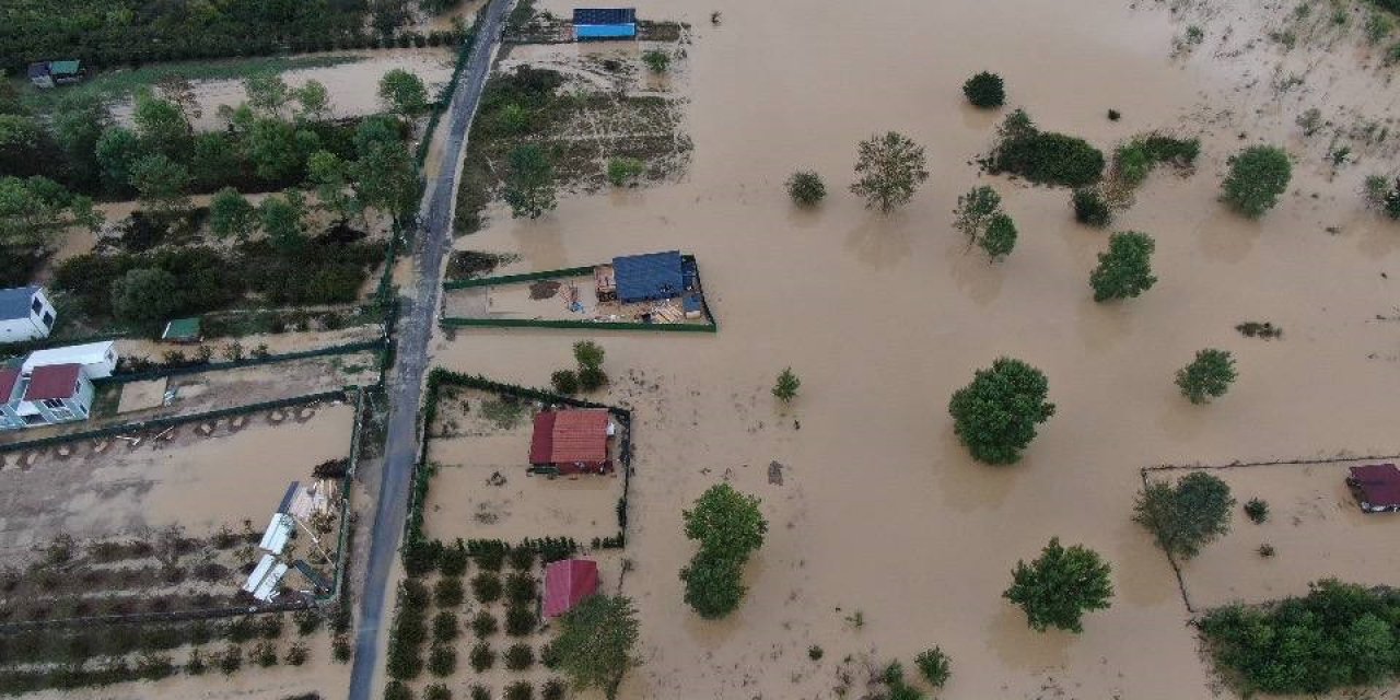 Şile’de sağanak nedeniyle taşan dere havadan dron ile görüntülendi