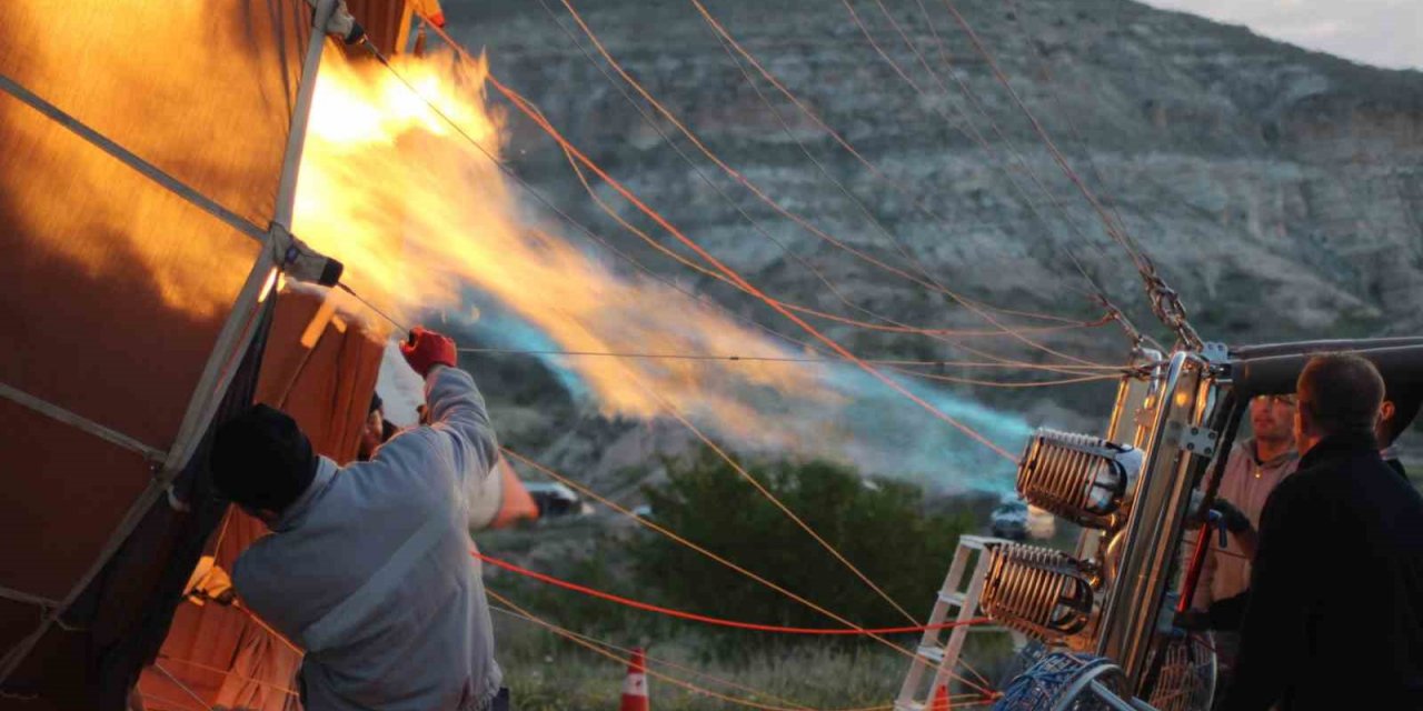 Kapadokya’da sıcak hava balonlarına yağmur engeli