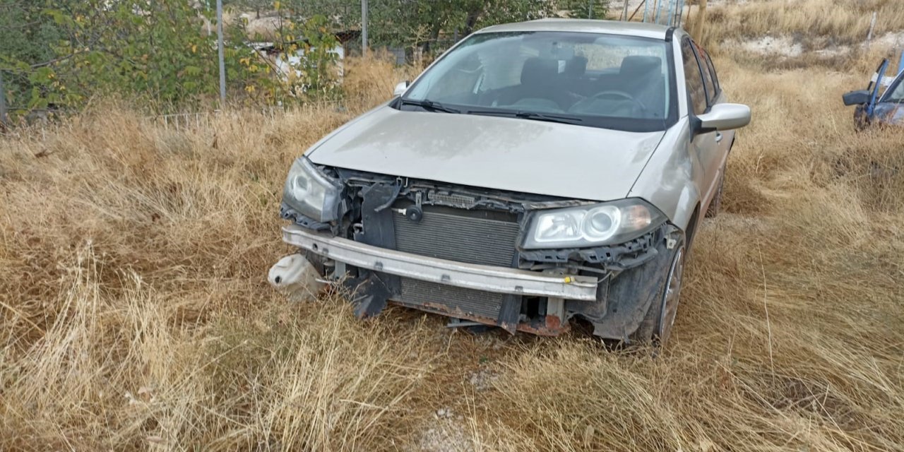 Otomobil yoldan çıkıp devrildi: 3 yaralı