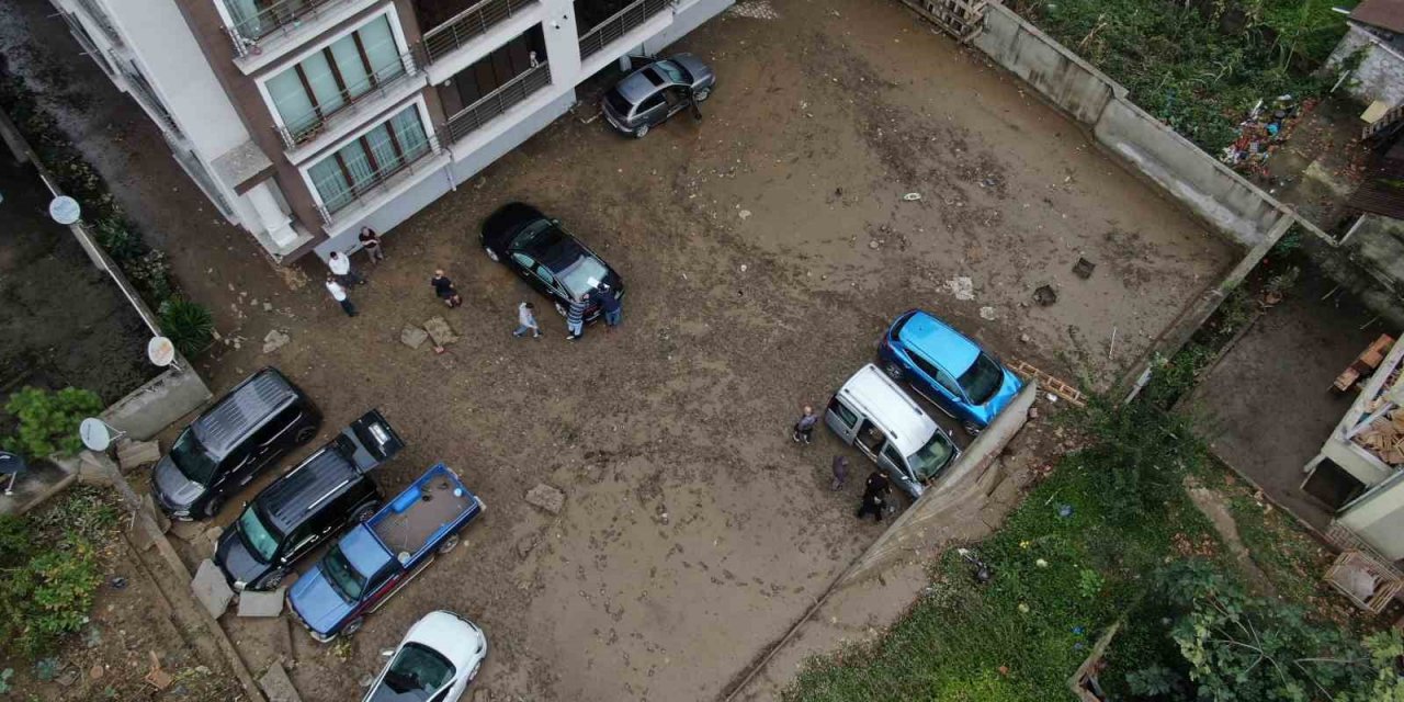 Trabzon’un Sürmene ilçesinde sular çekildi, hasarın boyutu ortaya çıktı